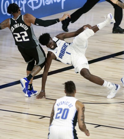 NBA》衰!魔術隊大鎖一年兩度大傷 左膝前十字韌帶撕裂 NBA》衰!魔術隊大鎖一年兩度大傷 左膝前十字韌帶撕裂