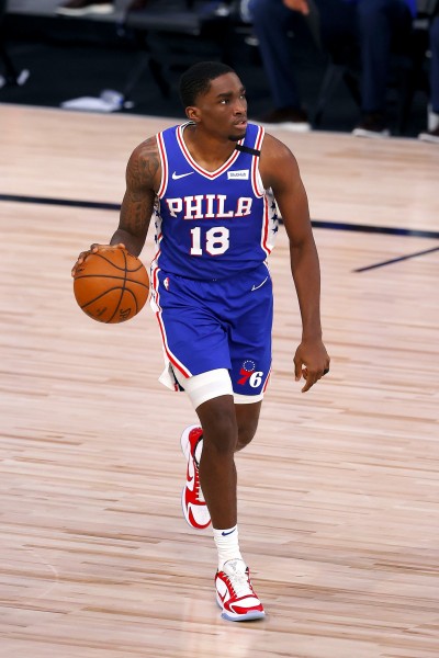 NBA》米爾頓逆轉三分彈 七六人2分差氣走馬刺(影音) NBA》米爾頓逆轉三分彈 七六人2分差氣走馬刺(影音)