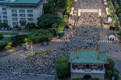 路跑》長榮航空城市觀光半馬開跑 周庭印、曹純玉稱王封后 路跑》長榮航空城市觀光半馬開跑 周庭印、曹純玉稱王封后