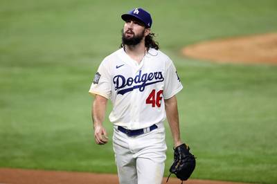 MLB》季後賽防禦率超過9 道奇26歲菜鳥將扛封王戰 MLB》季後賽防禦率超過9 道奇26歲菜鳥將扛封王戰