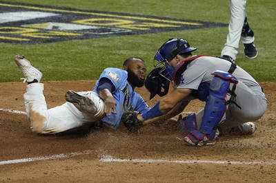 MLB》世界大賽暌違18年首見!光芒搶分出奇招引熱議(影音) MLB》世界大賽暌違18年首見!光芒搶分出奇招引熱議(影音)