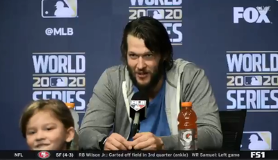 MLB》爆笑!克蕭擋得住對手搶本壘 擋不住小孩搶鏡頭(影音) MLB》爆笑!克蕭擋得住對手搶本壘 擋不住小孩搶鏡頭(影音)