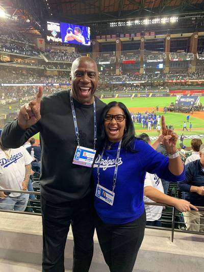 MLB》道奇奪冠 魔術強森發文慶賀 MLB》道奇奪冠 魔術強森發文慶賀