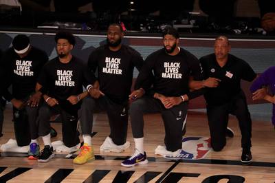 NBA》槍擊黑人的警察獲不起訴 詹皇、AD難掩失望