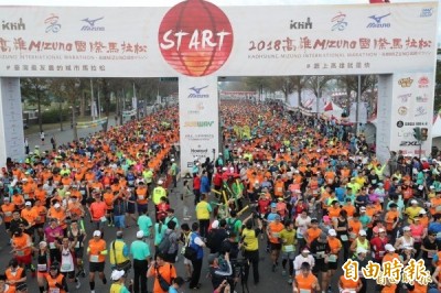 路跑》21700多人已報名 高市府宣布今年高雄馬拉松延期 路跑》21700多人已報名 高市府宣布今年高雄馬拉松延期