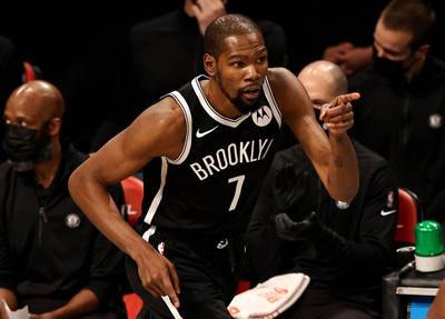 NBA》險遭熱火絕地大逆轉 籃網三巨頭終獲合體首勝 NBA》險遭熱火絕地大逆轉 籃網三巨頭終獲合體首勝