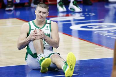 NBA》本季表現亮眼 綠衫軍首輪菜鳥因傷至少缺兩周 NBA》本季表現亮眼 綠衫軍首輪菜鳥因傷至少缺兩周