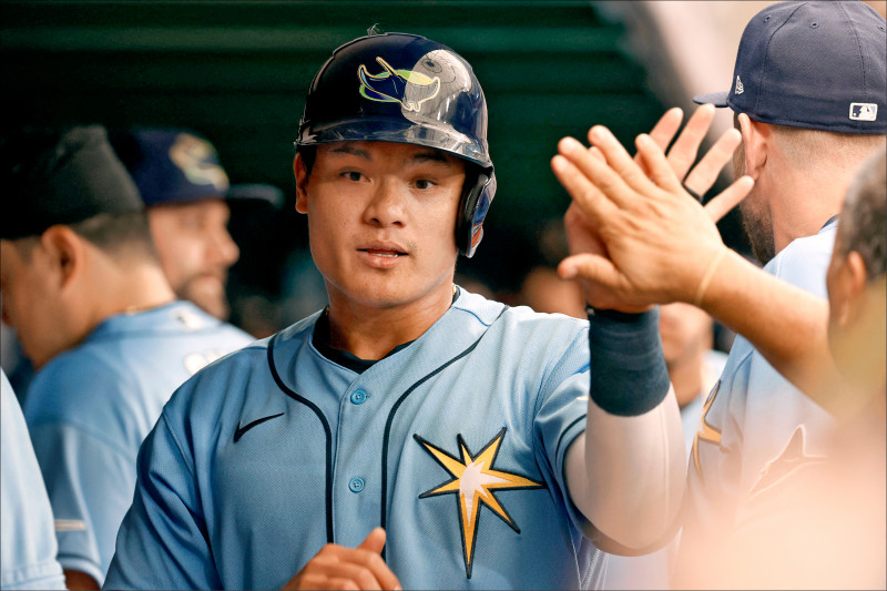 張育成放「光芒」7月打擊率破3成