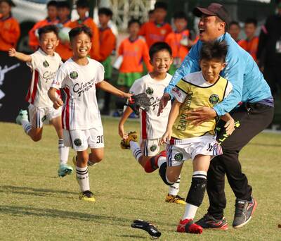 足球》健身工廠盃8強激戰！各組4強今出爐明爭冠