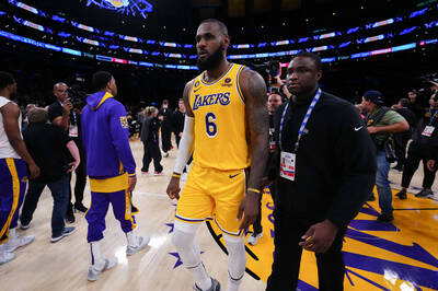 NBA季後賽》不確定下一季是否回歸湖人  外媒爆料詹姆斯考慮退休