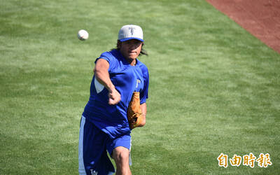 棒球》狂曹再起！曹錦輝41歲仍可飆148公里速球 網友：太狂了...