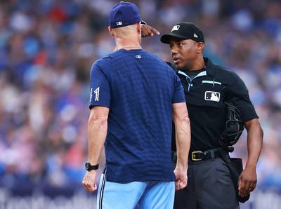 MLB》藍鳥投手教練突然被驅逐惹議 美鄉民暴怒「這裁判超爛！」