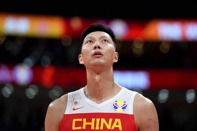 籃球》中國名將易建聯宣布退休！  曾打過NBA五個賽季