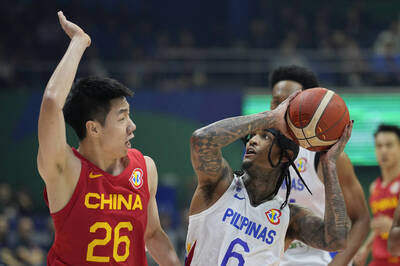 男籃世界盃》打爆中國！克拉克森轟34分 率菲律賓開胡