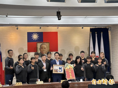 拔河》世錦賽勇奪4金1銀 景美女中拔河隊獲北市府表揚