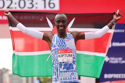 路跑》男子馬拉松世界新紀錄誕生！肯亞23歲好手生涯第3站就寫歷史