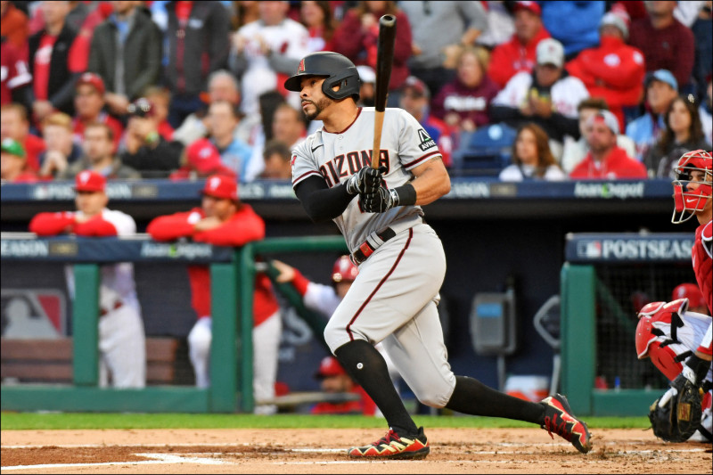 背靠背開轟續命 響尾蛇今殊死戰