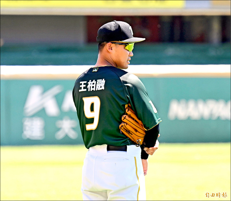 王柏融專訪》嘟嘟9/28大巨蛋引退 王柏融站打擊區