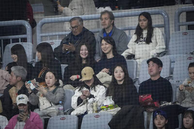 MLB》為大谷翔平加油！ 田中真美子與水原一平老婆現身觀眾席