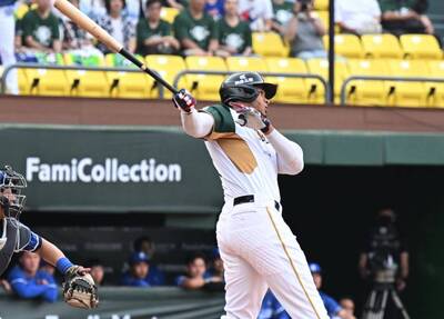 中職》繼大王首轟後 魔鷹也在主場轟出歷史性的一彈！