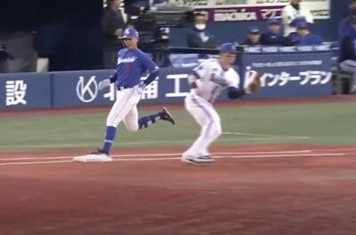 日職》這是出局？一壘審奇妙判決、中日龍監督無奈 主播也笑歪