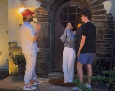 MLB》場上開轟場下助攻 費城人強打幫男高中生傳情成功