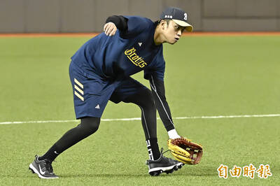 中職》王威晨開始傳接球但又被球打到 平野惠一透露狀況