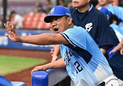 中職》王正棠妨礙守備無法不死三振 鋒總爆氣抗議無效