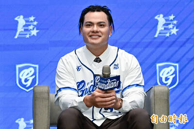 中職》初次和悍將隊友互動 張育成的感覺是「緊張、尷尬」