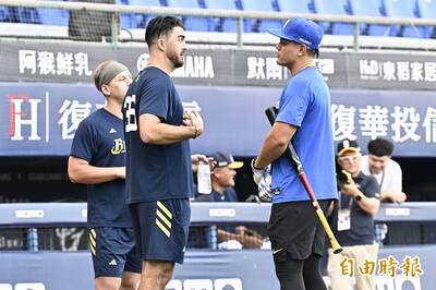 中職》板凳清空激情互嗆後 張育成今跟兄弟洋投深談4分鐘