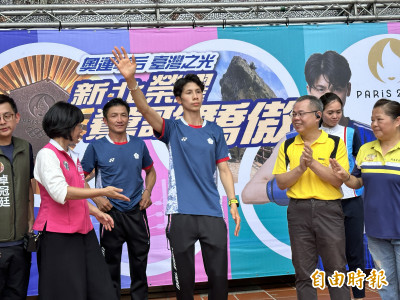 奧運拳擊》「短短幾步路走了15年」林郁婷奪金後重返母校有感而發