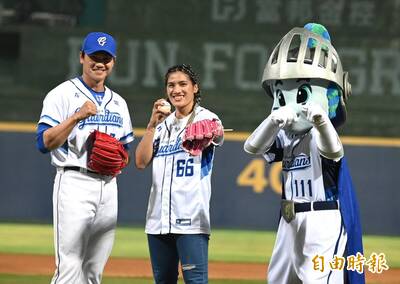 中職》「我相信富邦可以的！」  陳念琴開球後精神喊話