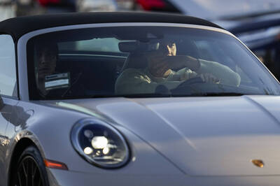 MLB》曾秀大谷保時捷座車照遭日網友炎上 前巨人教練說明緣由