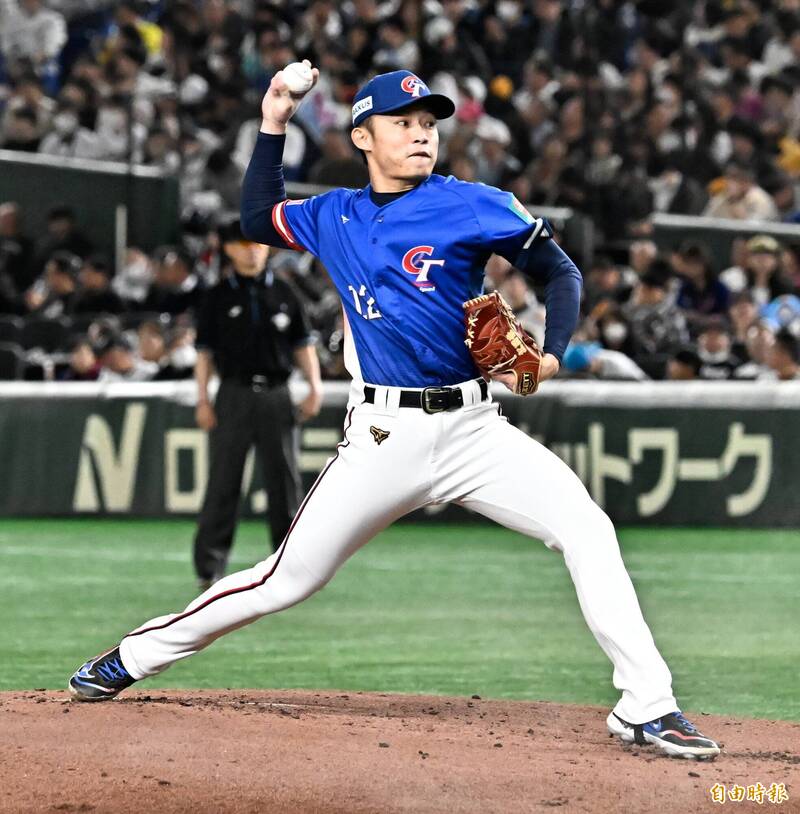 12強》金牌掛繩斷了...江國豪花式炫妻：很多人都斷只是沒人縫