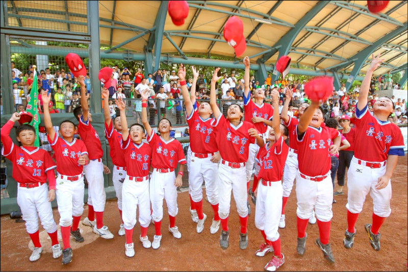 游擊區捉放 少棒阿坤自學抓三殺