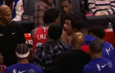 NBA》不滿回防慢？ 恩比德和烏布瑞發生口角衝突後「擁抱和解」