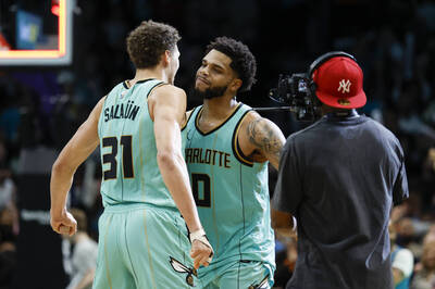 NBA》布里吉斯致命三分！ 福克斯絕殺不算黃蜂險勝馬刺（影音）