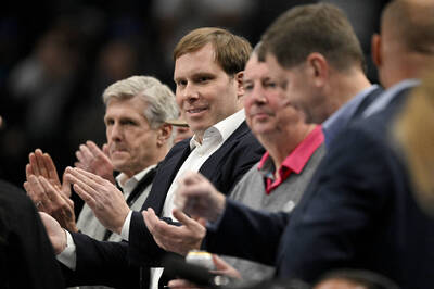 NBA》因東契奇交易案遭球迷狂噓 獨行俠老闆反應令人傻眼