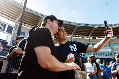 MLB》台灣球迷遠赴8457哩看洋基春訓 美網友：問他們有沒有三壘手