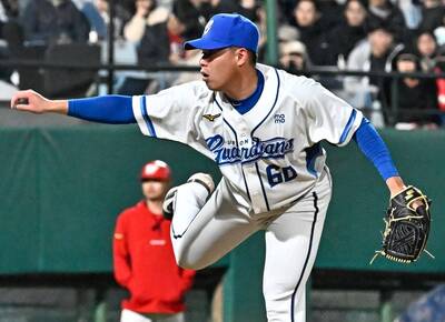 中職》燈光秀讓登板更具氣勢 曾峻岳興奮：滿酷的！