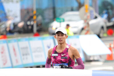 路跑》「印帝」周庭印連霸萬金石全馬國內冠軍 衣索比亞女將破大會