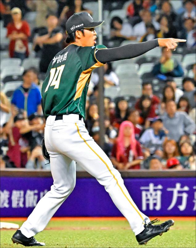 新人王賽局 林詩翔、陳冠穎有模有樣