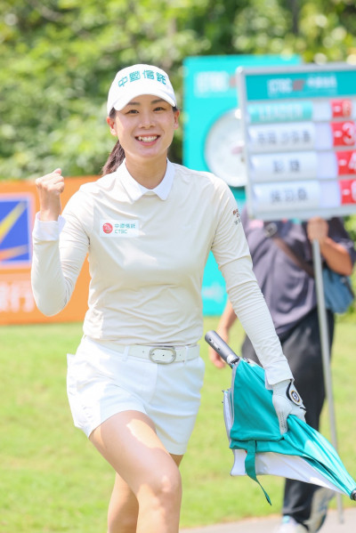 高爾夫》中國信託女子公開賽第二回合 侯羽桑展大將之風獨居第一