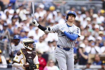 MLB》大谷翔平三壘安、西語老師3分砲！ 道奇車輪戰收下教士系列賽