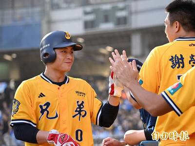 中職》林吳晉瑋鉤狀骨骨折開刀 工具人林志綱待命蹲捕 中職》林吳晉瑋鉤狀骨骨折開刀 工具人林志綱待命蹲捕