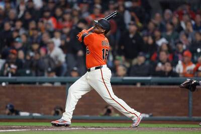 MLB》德弗斯轉戰巨人快樂放鬆 首度對決老東家紅襪5支0、遭163公里火球三振