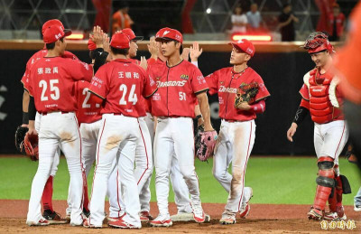 7/10~8/31領點數＋換門票＋抽獎 北捷會員有望抱回味全龍6000元門票組合