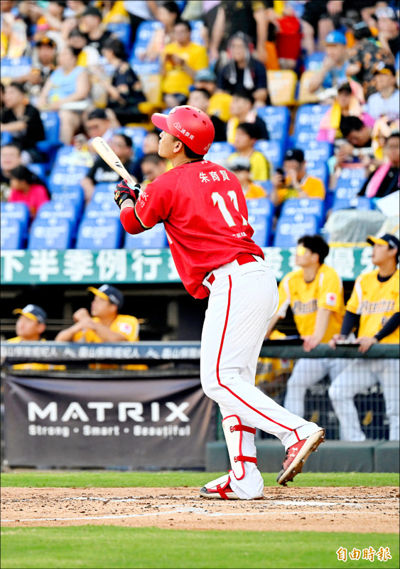 3洋投鎖象 站上「龍」頭