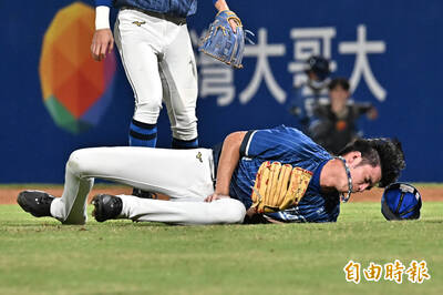 中職》遭強襲球直擊痛苦傷退！ 富邦防禦率1.93牛棚大將最新狀況出爐