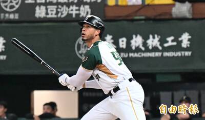 魔鷹感人的生涯第50轟出爐 寫聯盟史上罕見紀錄